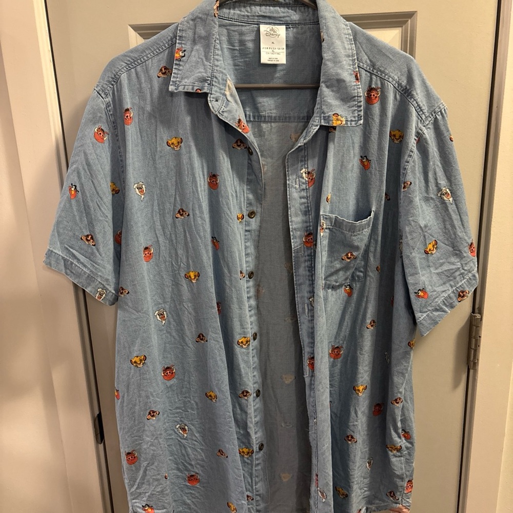 Disney Vintage Disney Lion King Chambray Button Up Shirt Mens XL. All Over Print
